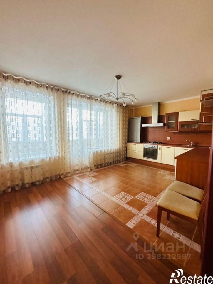4-комн квартира проспект Шинников, 21А,  д. 21А