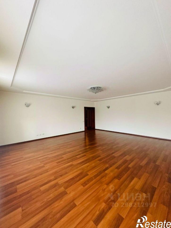 4-комн квартира проспект Шинников, 21А,  д. 21А