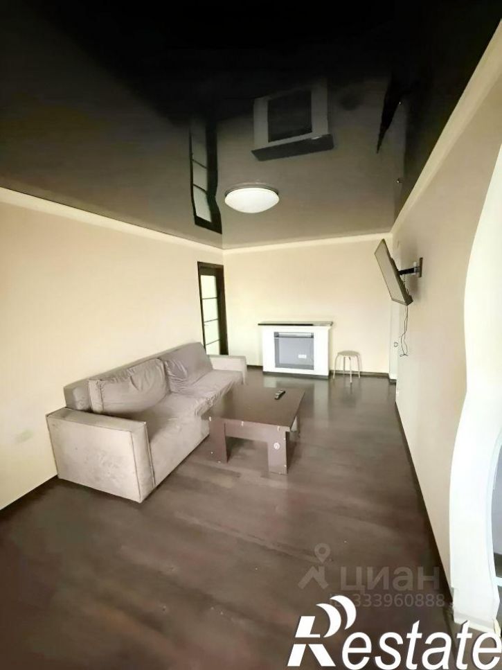 2-комн квартира улица Юности, 1,  д. 1